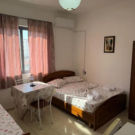 Villa Cela 홈스테이 Durrës